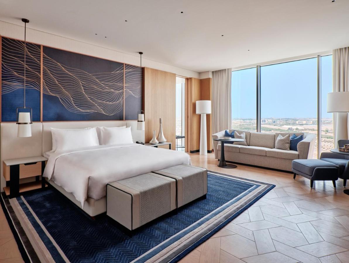 Grand Hyatt Kuwait Hotel Kuvait Kültér fotó A guest room at the hotel