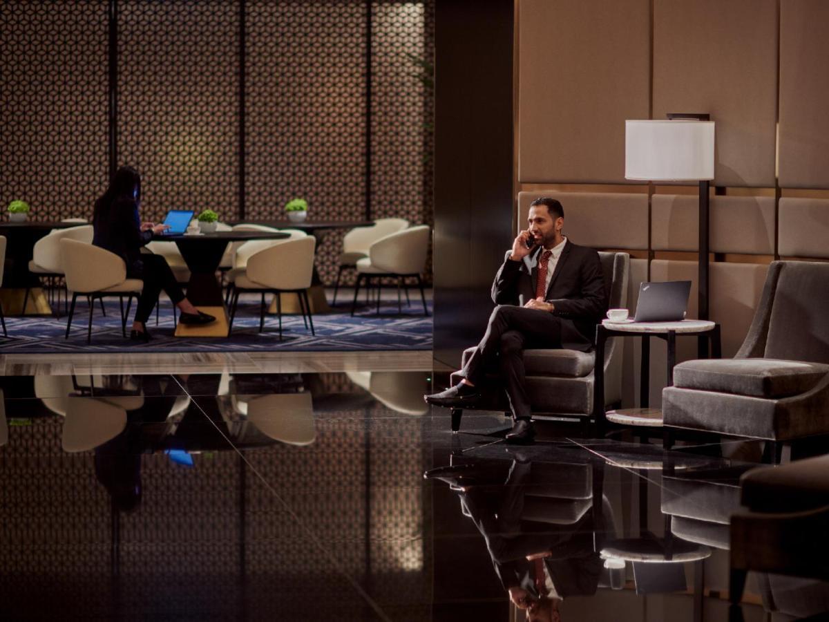 Grand Hyatt Kuwait Hotel Kuvait Kültér fotó The Lounge at the airport