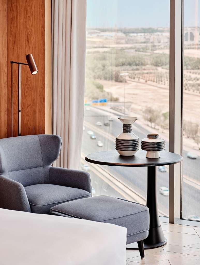 Grand Hyatt Kuwait Hotel Kuvait Szoba fotó A room at the hotel